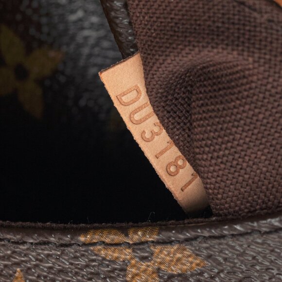 Louis Vuitton Menilmontant MM Monogram Canvas Messenger Bag - Picture 12 of 12